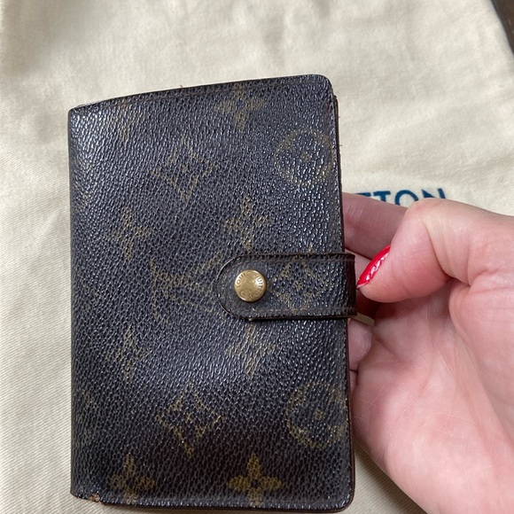 Louis Vuitton Wallet - Picture 1 of 7